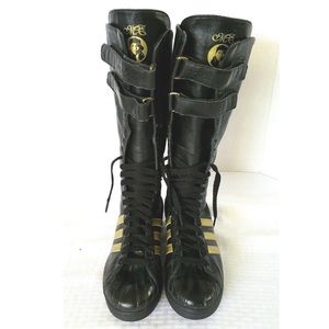 Vintage Missy Elliot Adidas BLACK AND GOLD size 9