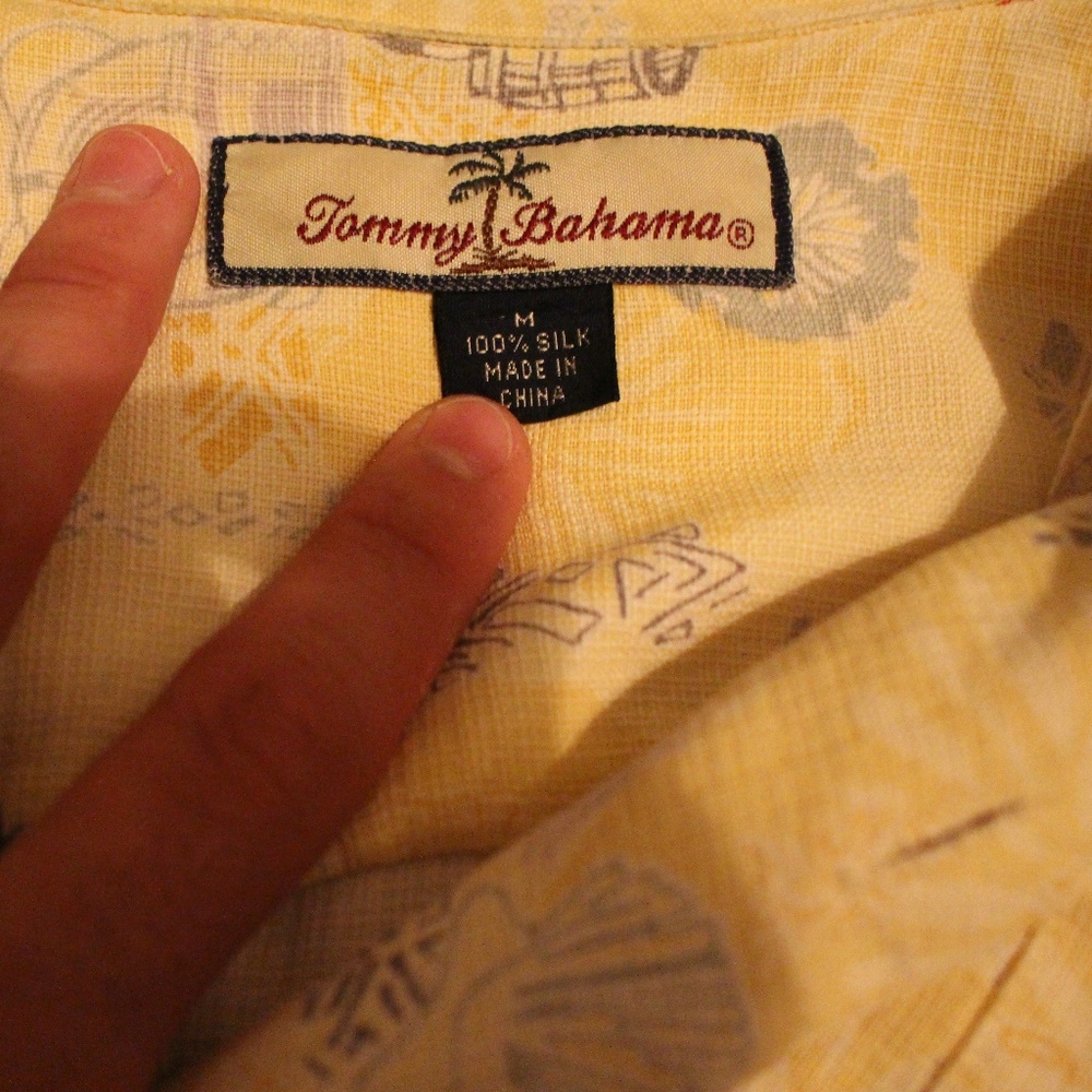 TOMMY BAHAMA 100% SILK DAD HAWAIIAN SHIRT
