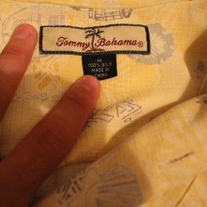 TOMMY BAHAMA 100% SILK DAD HAWAIIAN SHIRT