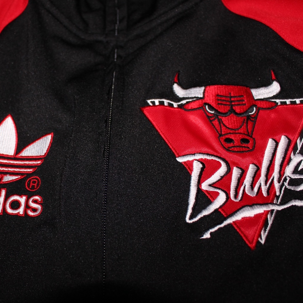 VERY RARE ADDIDAS CHICAGO BULLS BASKETBALL JACKET