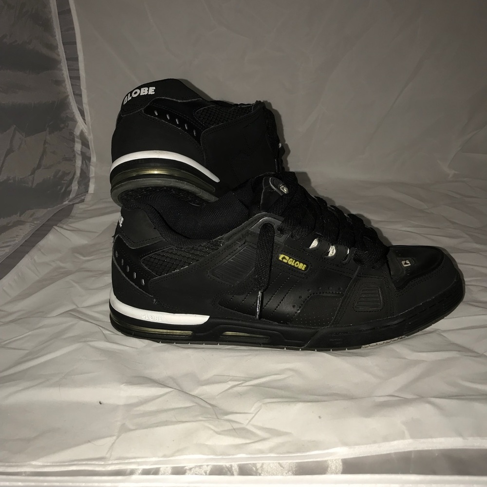 Globes skater shoes