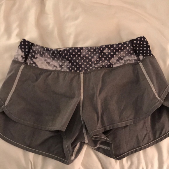 Size 4 Speed Shorts Lululemon - Picture 1 of 2