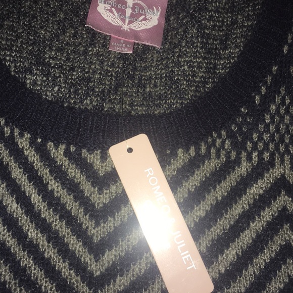 Romeo and Juliet sweater dress - Picture 3 of 8