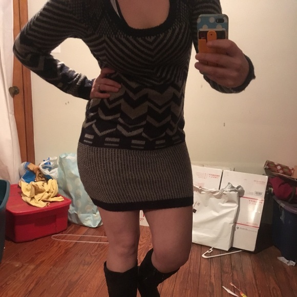 Romeo and Juliet sweater dress - Picture 2 of 8