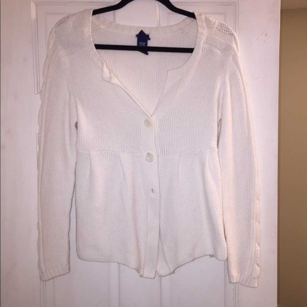 White babydoll fit sweater
