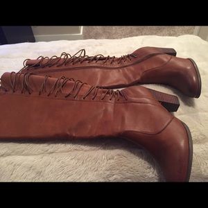 Brown knee. high boot