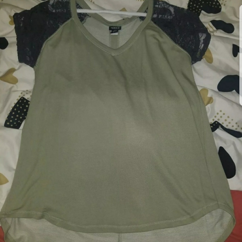 Torrid top size 2x