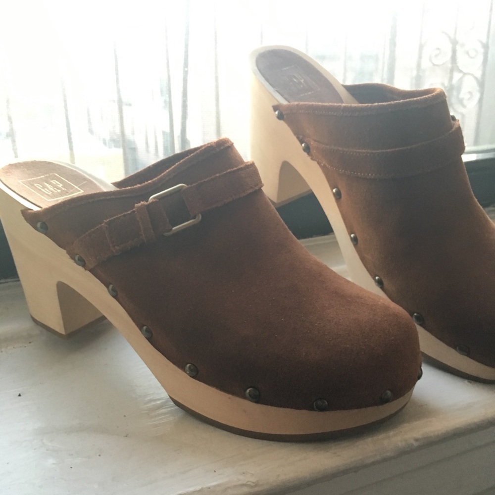WOODEN CLOG in Suede Size 10 GAP