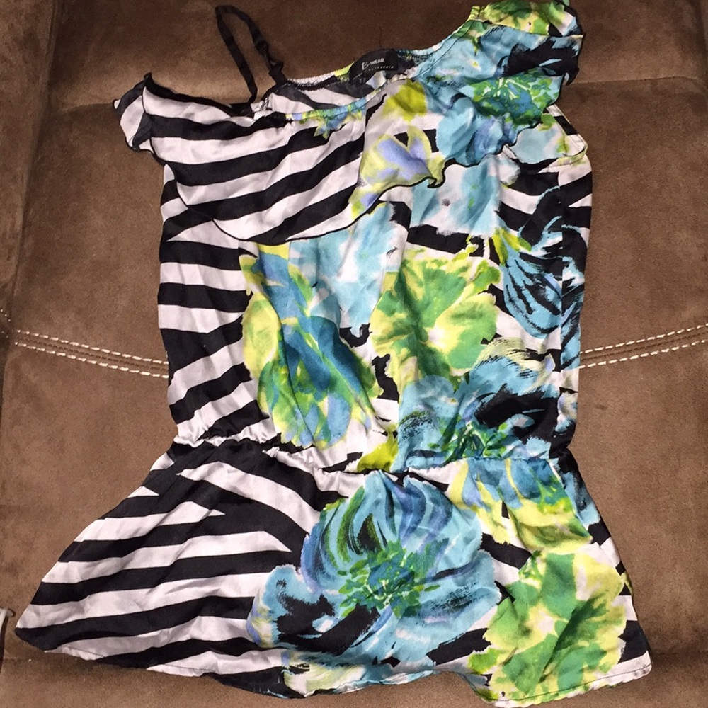 Need I say anything?! This blouse has it all!!