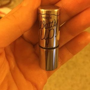 Travel size benefit soft focus highlighter