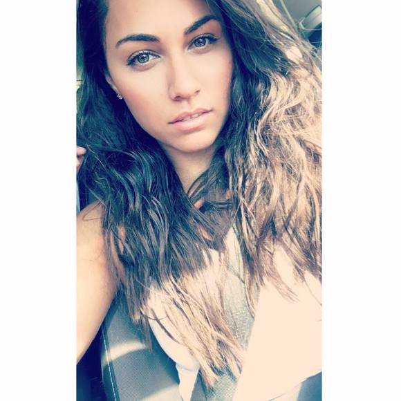 Meet your Posher, Leslie - Picture 4 of 4