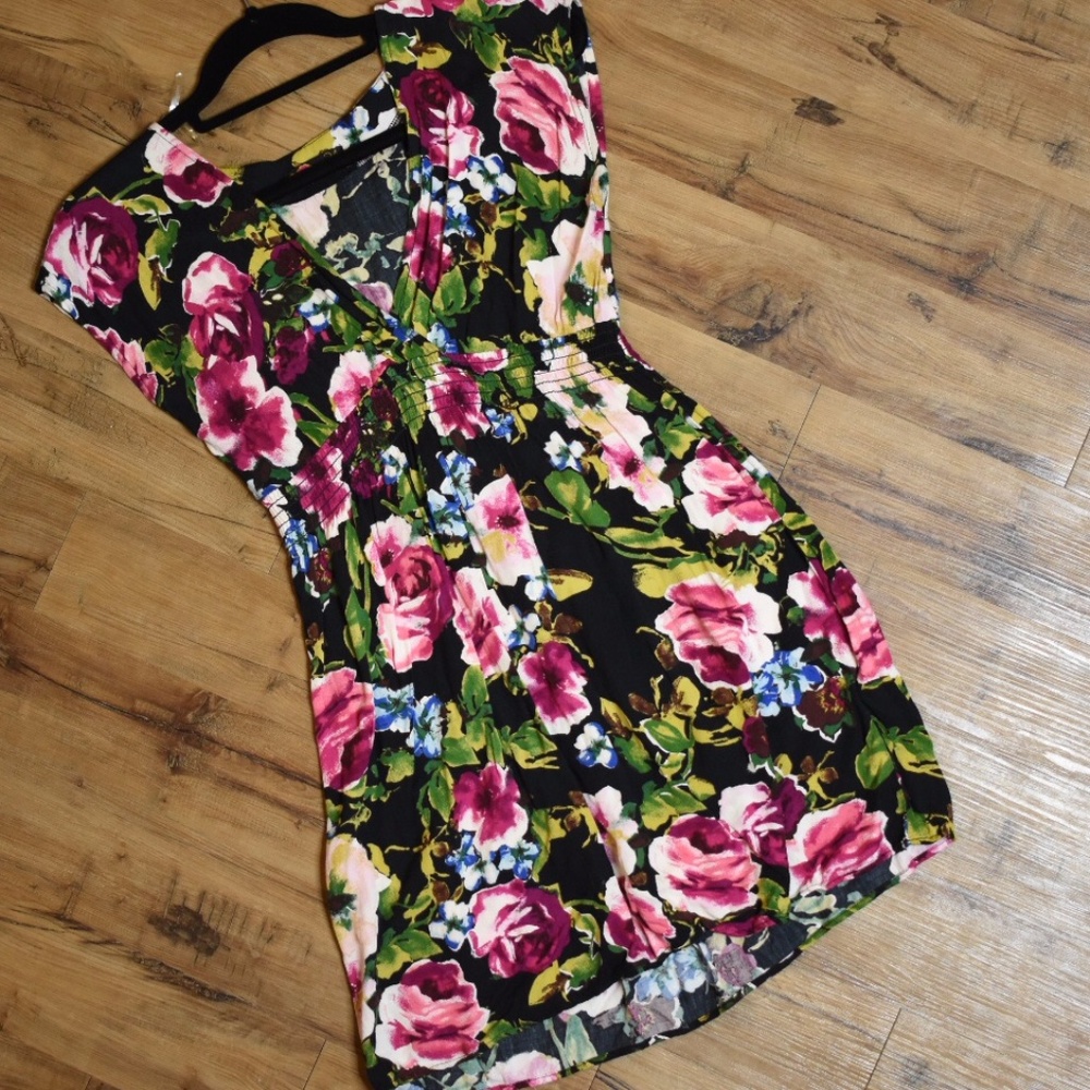 Forever 21 Black Floral Dress V-cut