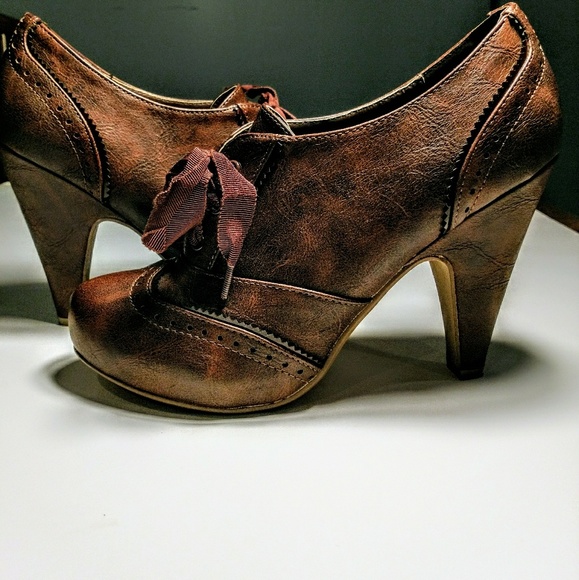 Not Rated Shoes - Size 8 gorgeous leather marbled brown booties