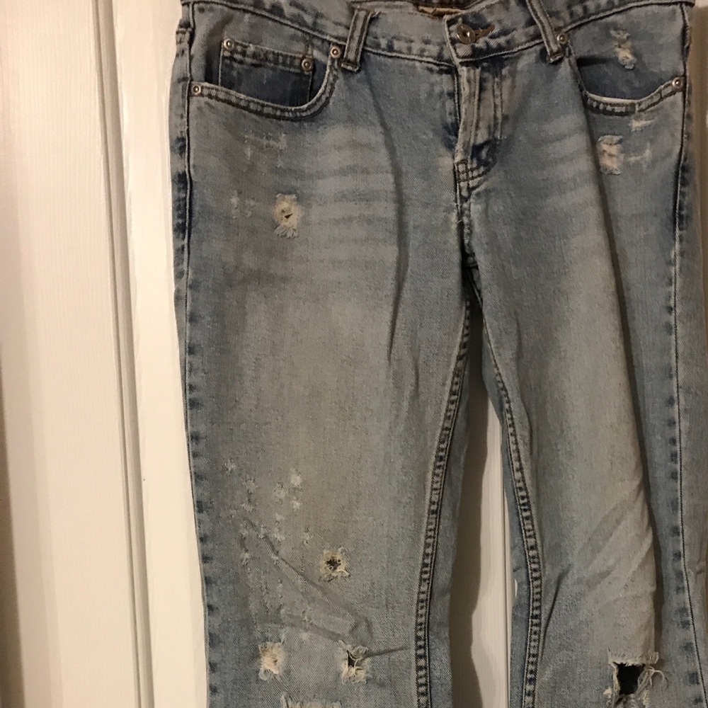 Destroyed jeans
