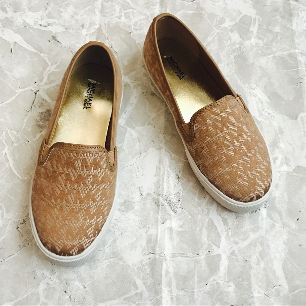 [MK] Girls Cream Flats