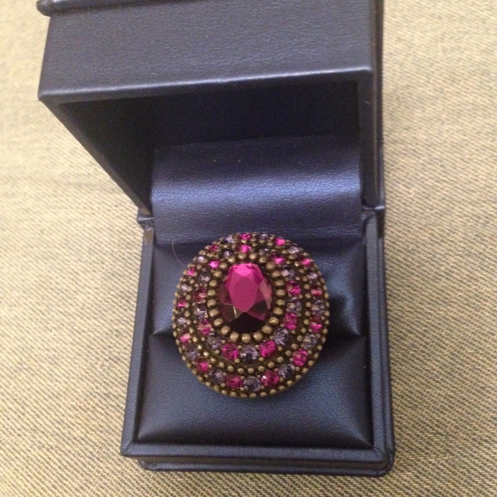 🐞Purple costume ring size 6.5.