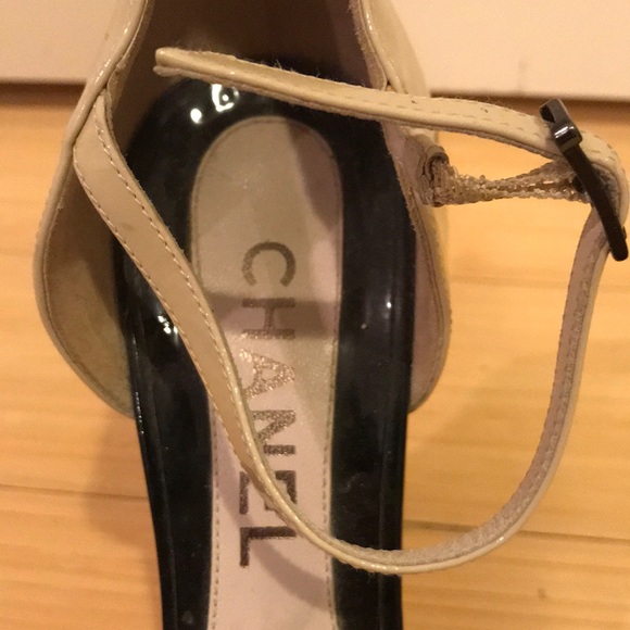 Chanel Black and Cream Platform Wedges - Picture 4 of 8