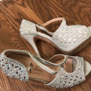 My wedding shoes 😢