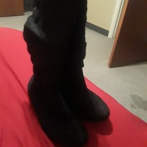 Black boots size 7