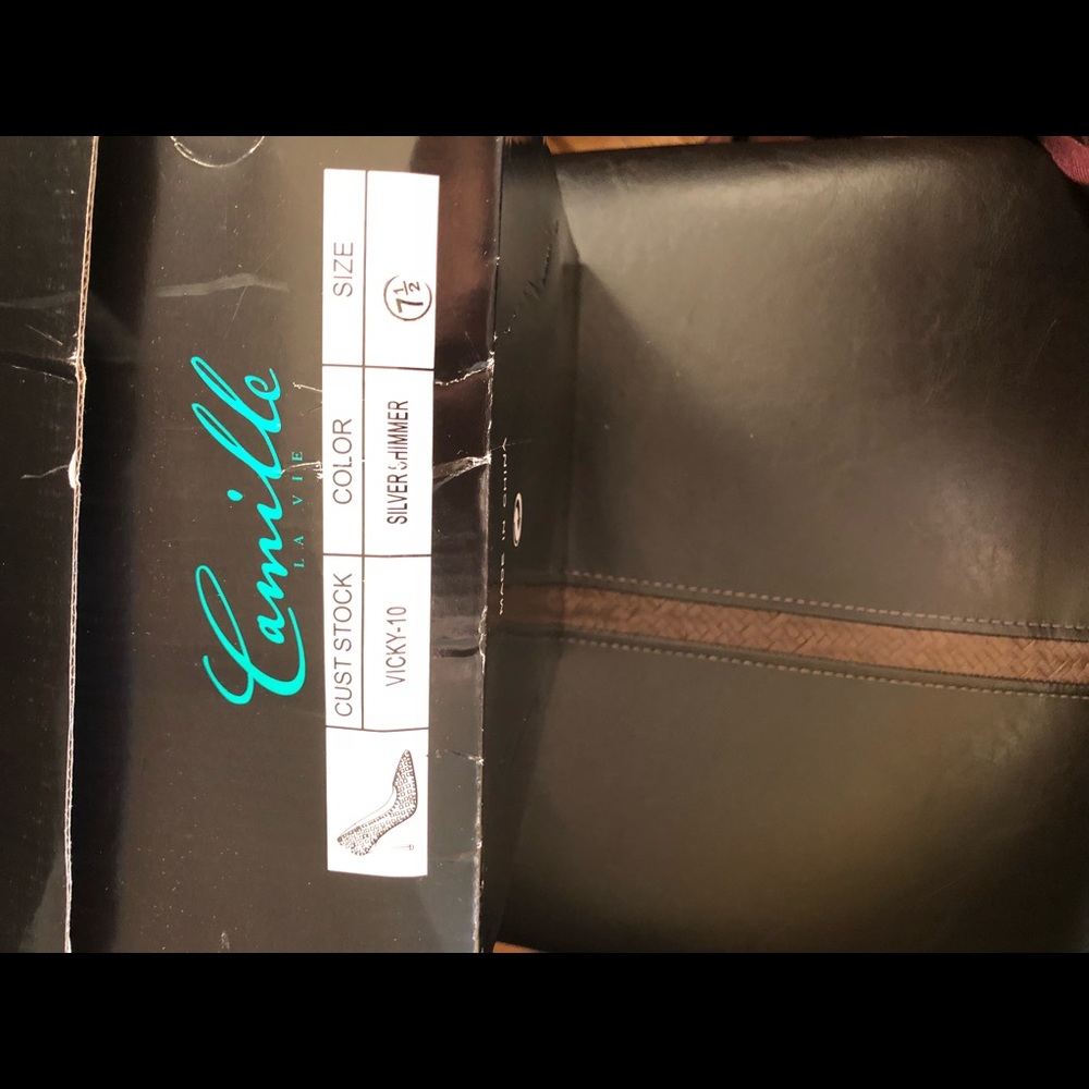 Shoes - Picture 2 of 8