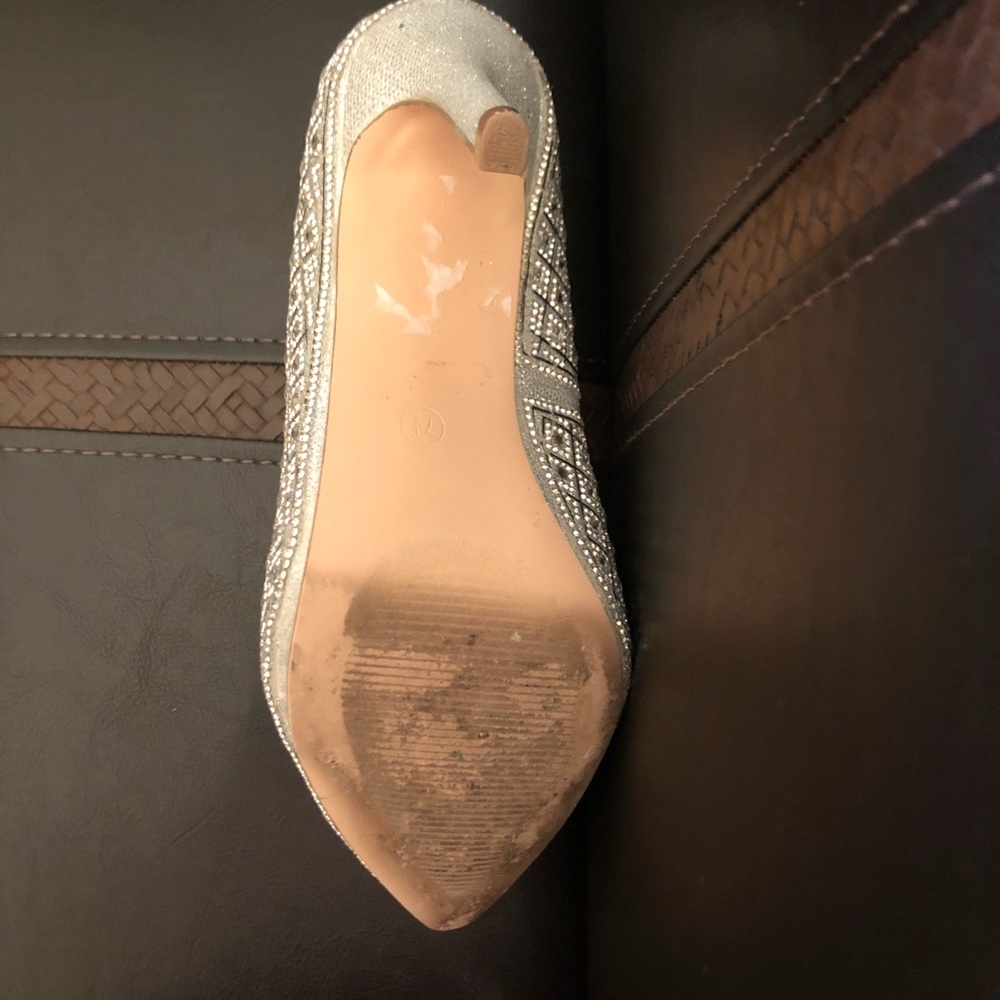 Shoes - Picture 3 of 8