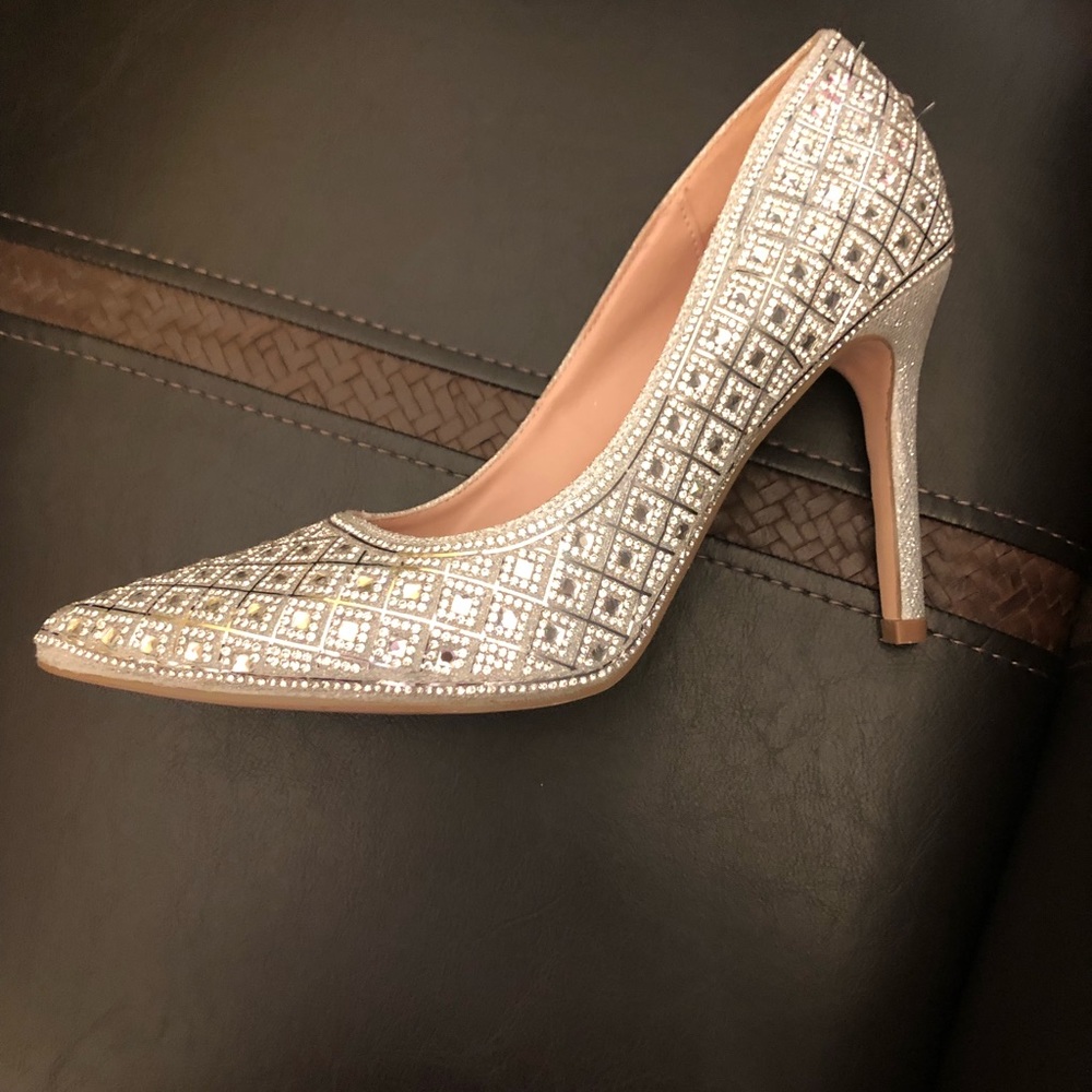 Shoes - Picture 8 of 8