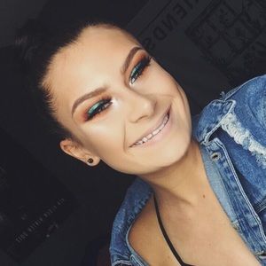 Meet your Posher, Haylee