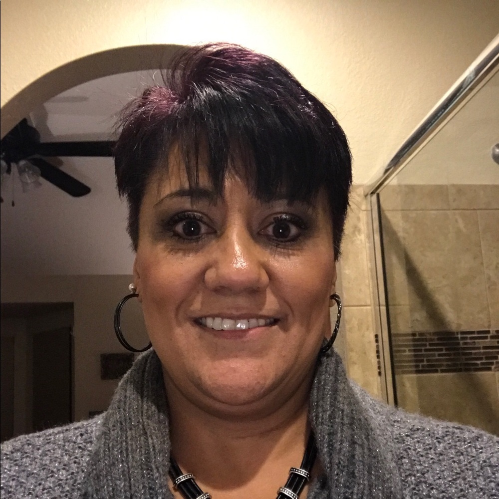 Meet your Posher, Val