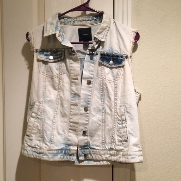 Studded vest - Picture 1 of 3