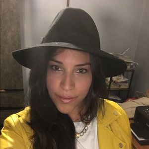 Meet your Posher, Veronica