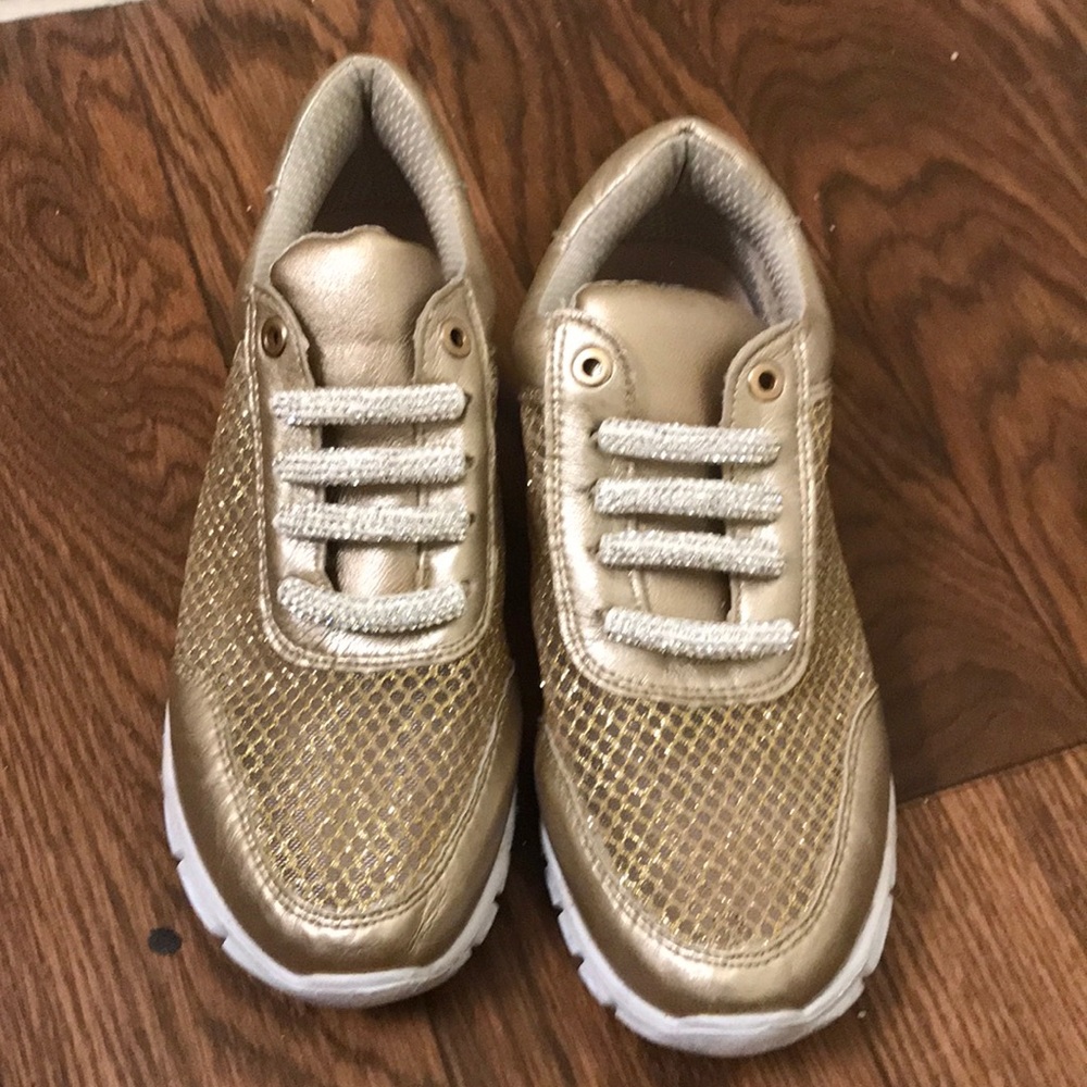 Very different style tennis shoes