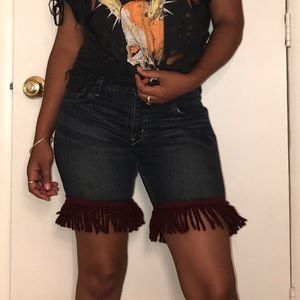 Customize Levi shorts .