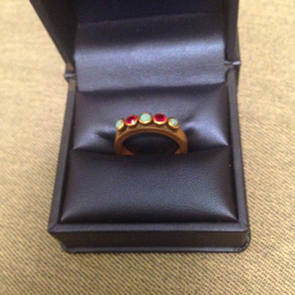 🐞Liz ring size 6.