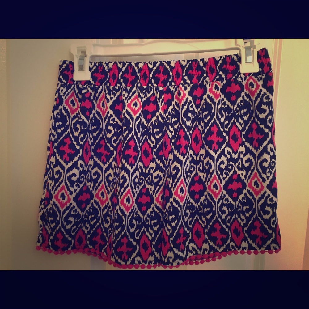 Shorts with Embroidered on the ends