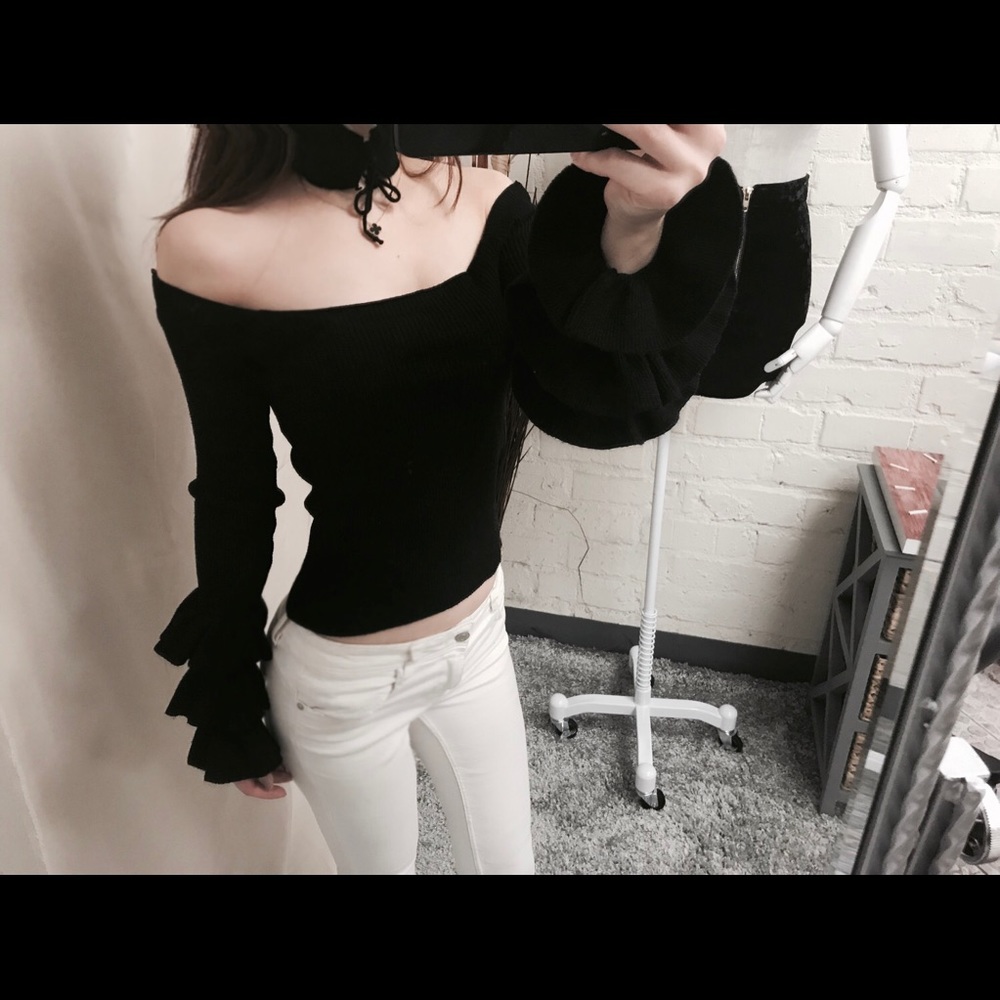 Off shoulder knit top