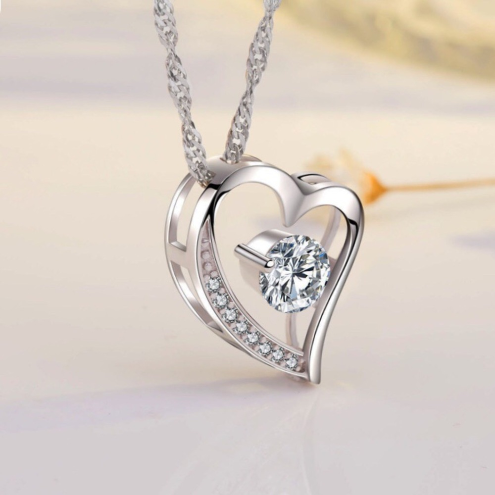 NEW 14k White Gold Plated Heart Pendant Necklace