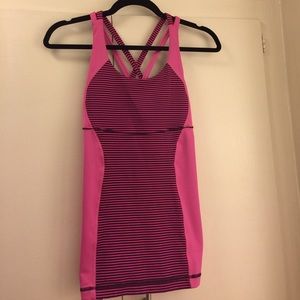 Lululemon athletic top with built in bra