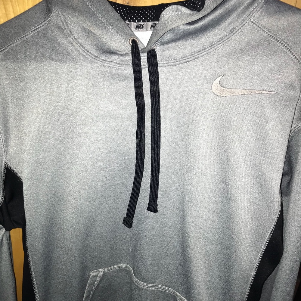 Men’s Nike therma-fit hoodie