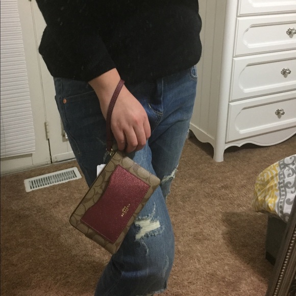 New Coach corner zip wristlet with colorblock - Picture 7 of 7