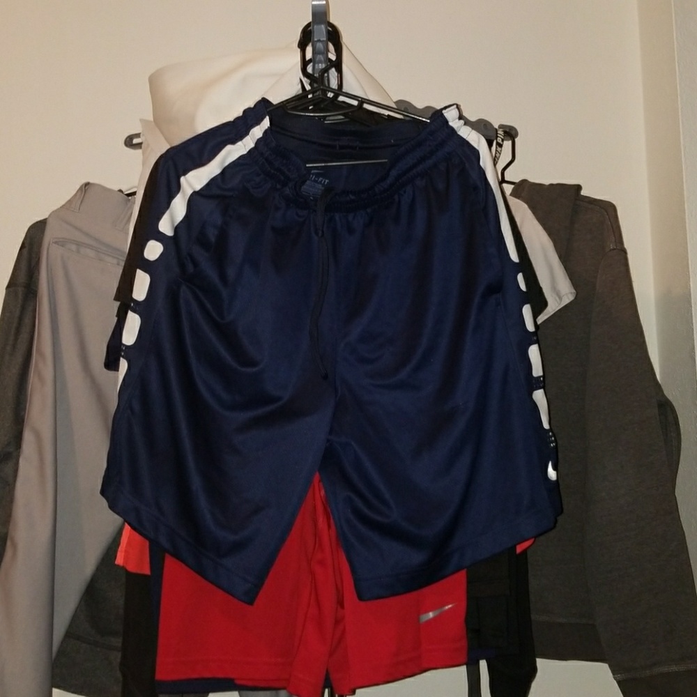 Nike Elite shorts:SizeL