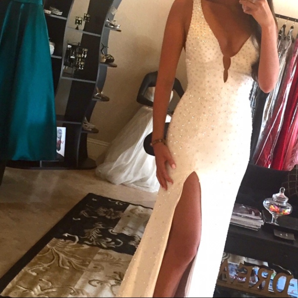 Claire’s Collection gown from La Casa Hermosa