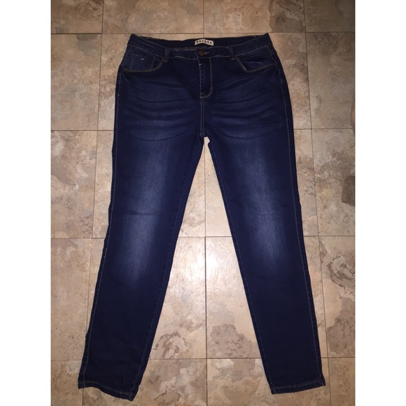 BRAND NEW JEANS - Picture 1 of 4