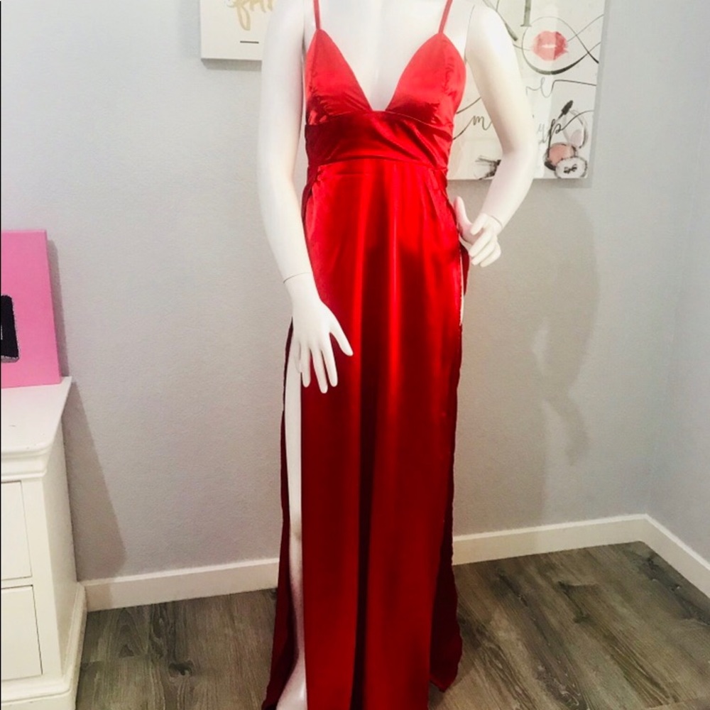 💋 RED DRESS 💋 - Picture 3 of 4