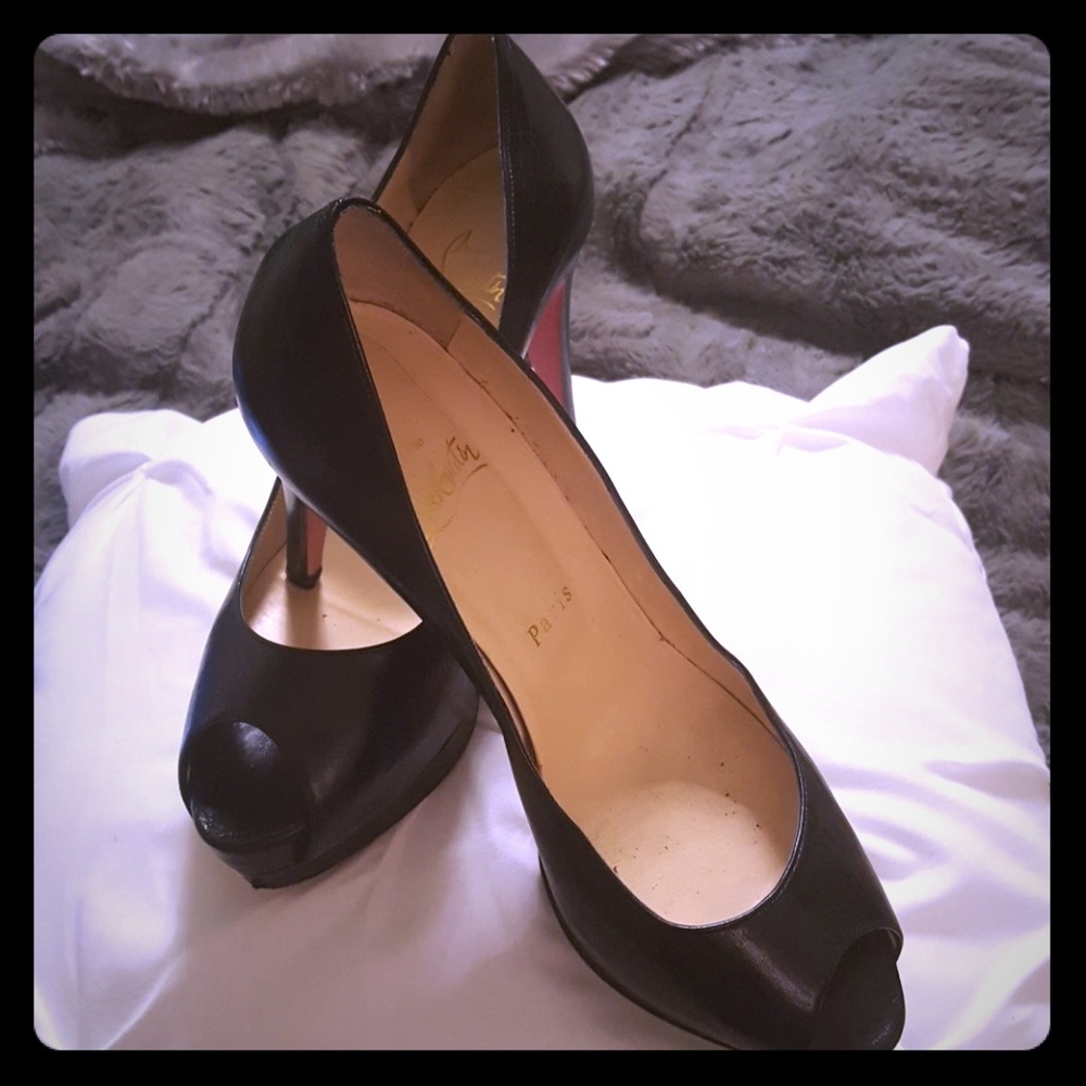 Christian Louboutin PeepToe StilettoDust Bag