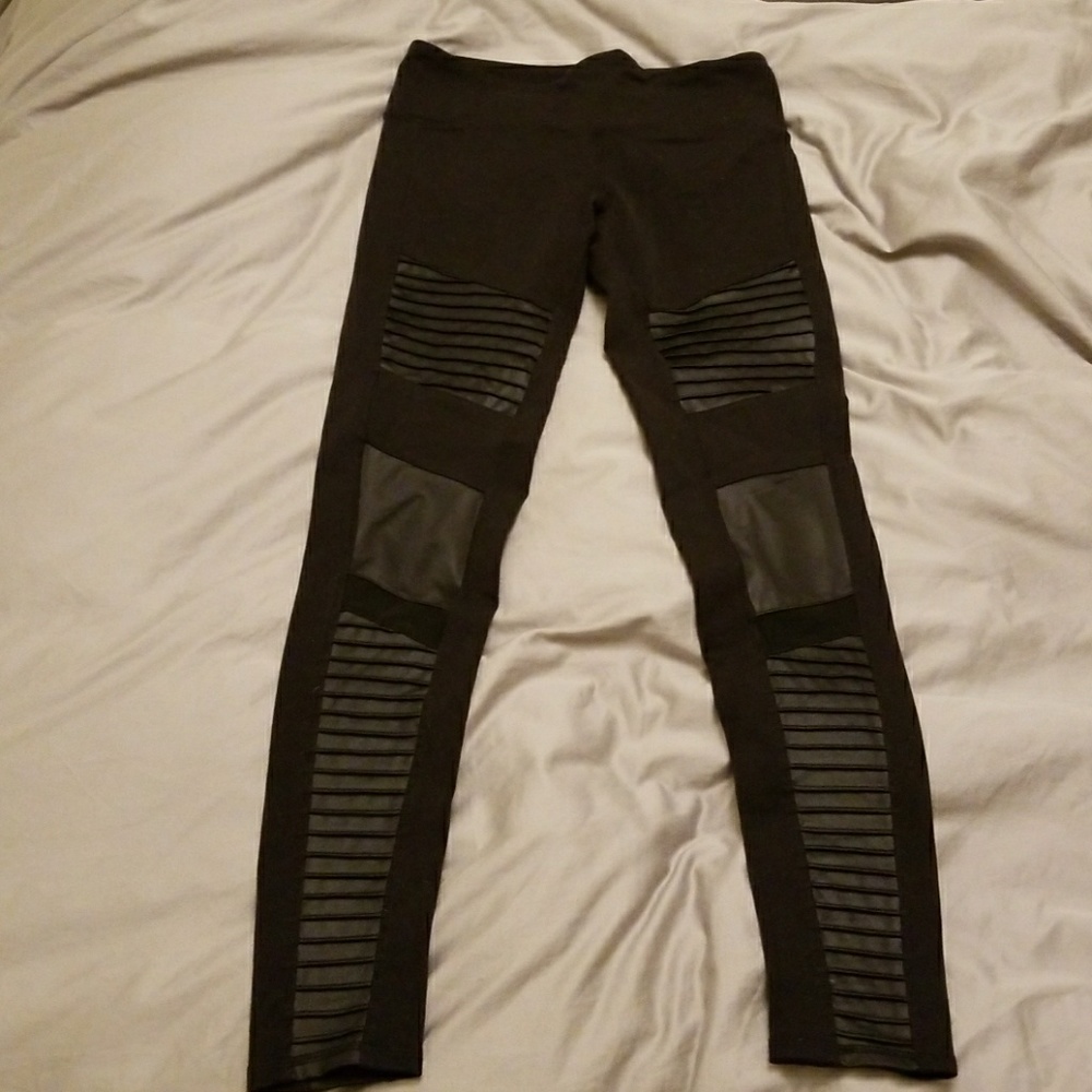 ALO Yoga Moto Legging - Sm - Blk