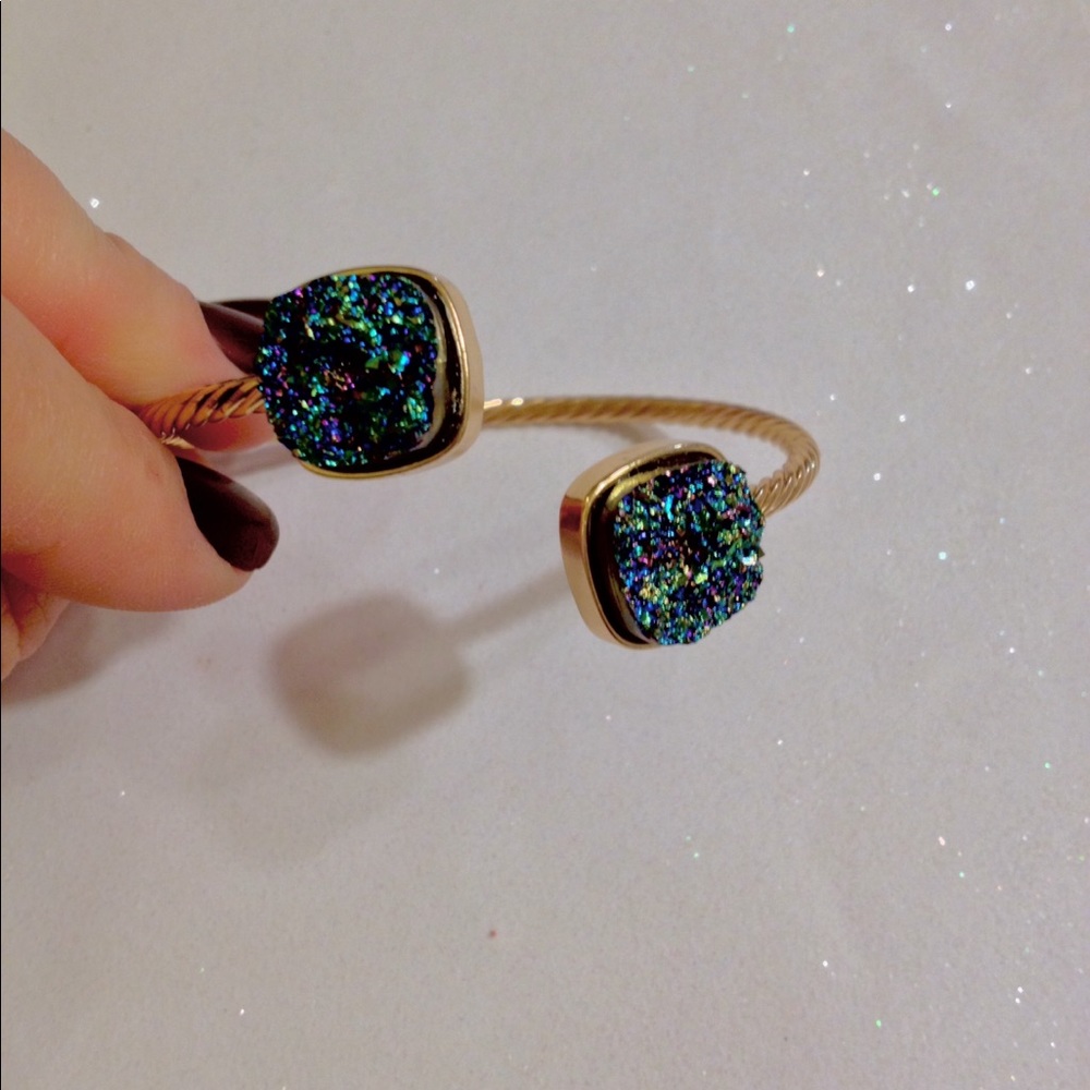 🎁 Blue & Beautiful Drusy Bangle