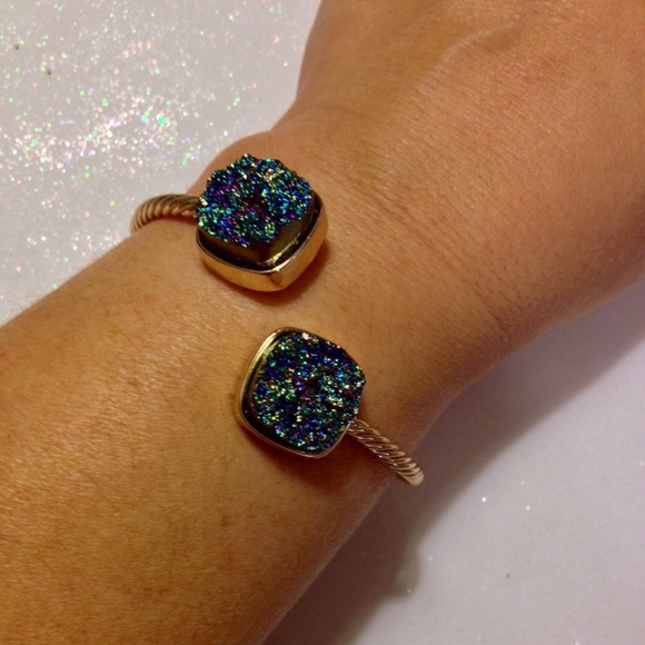 🎁 Blue & Beautiful Drusy Bangle - Picture 2 of 4