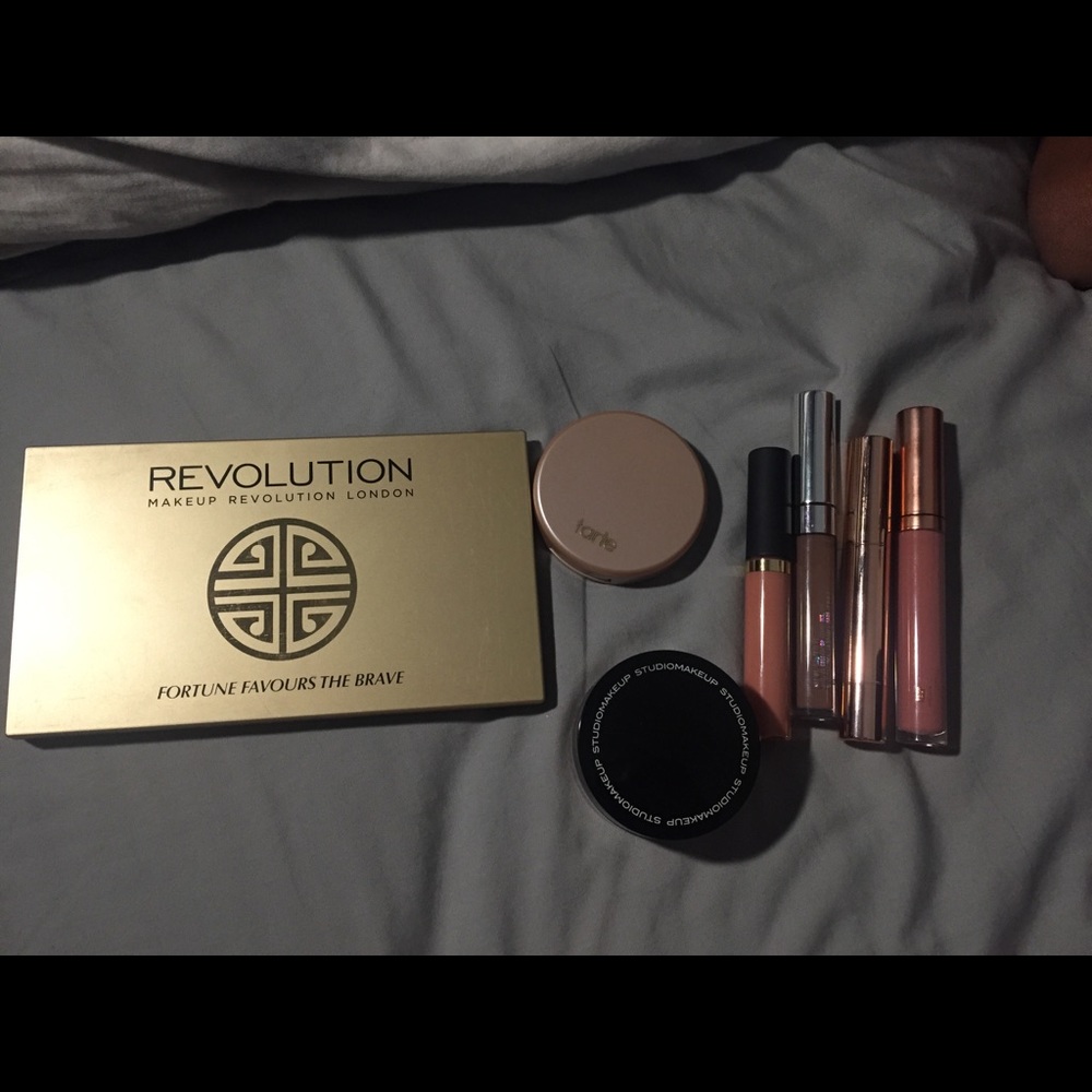 Makeup bundle