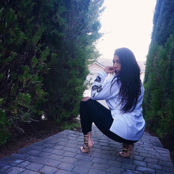 Meet your Posher, Priscilla - Picture 5 of 6