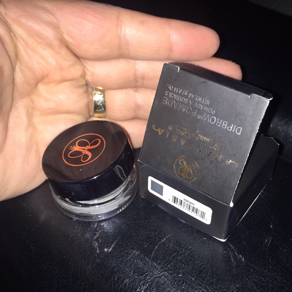 Anastasia eyebrows pomade